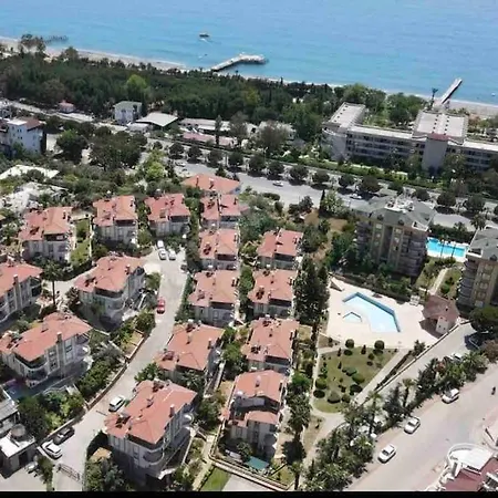 Villa Mit Garten, 500 M Zum Strand, In Der Naehe Der Stadt