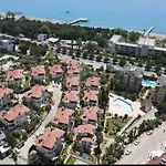 Villa Mit Garten, 500 M Zum Strand, In Der Naehe Der Stadt